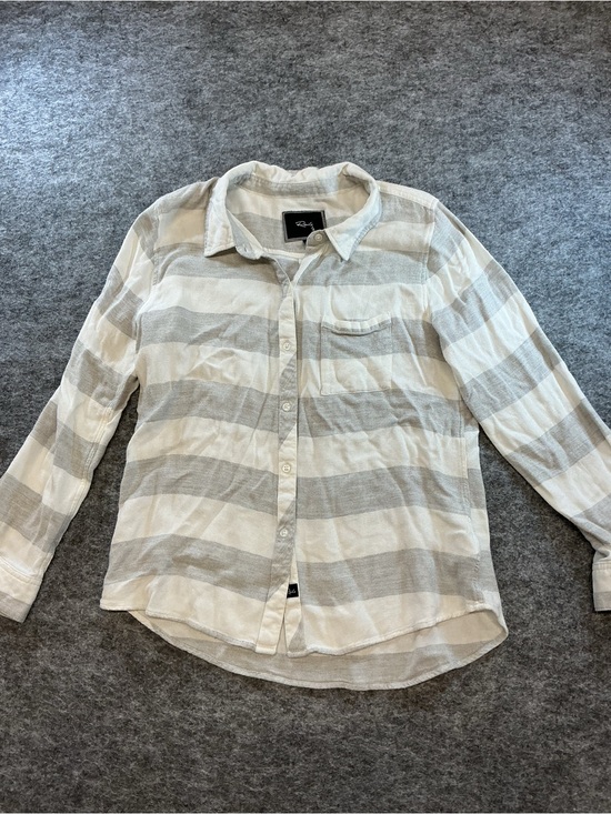 Rails Tops - Rails Casual Striped Button-Down Shirt — Light Gray & White Size L